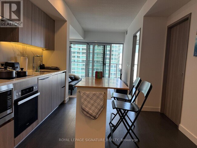 Building Photo - 3 Concord Cityplace Wy