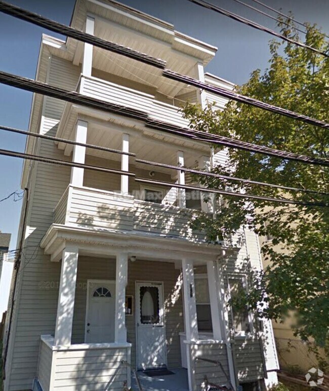 Building Photo - 198 Sherman St