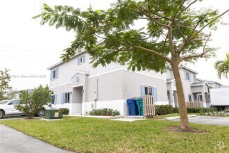 Building Photo - 1205 NW 3rd Ln