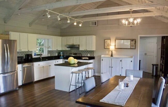 Photo - 48 Little Bear Trl House