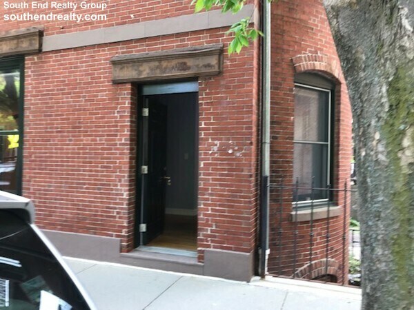 Building Photo - 495 Columbus Ave
