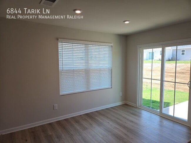 Building Photo - 6844 Tarik Ln