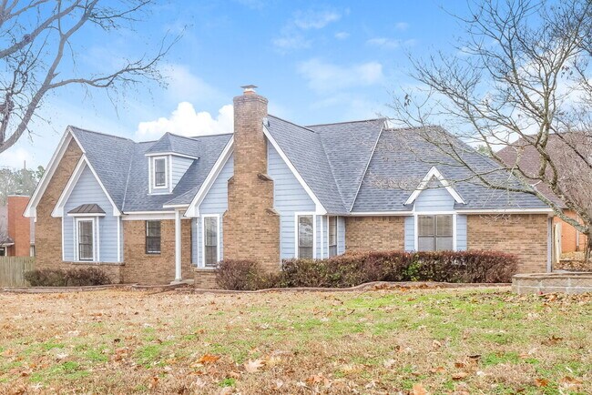 Foto del edificio - 6744 Blue Spruce Dr