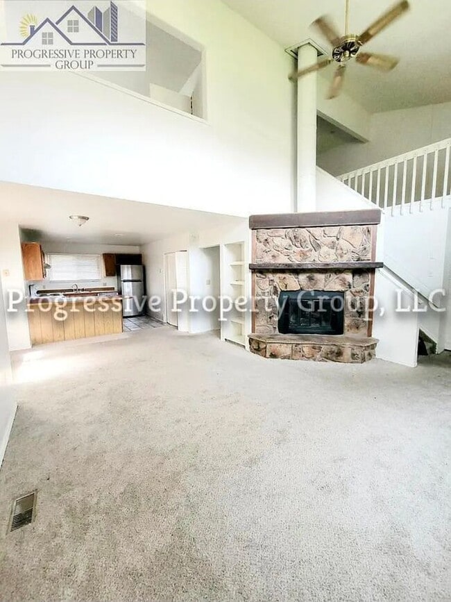 Building Photo - 1140 Magic Lamp Way