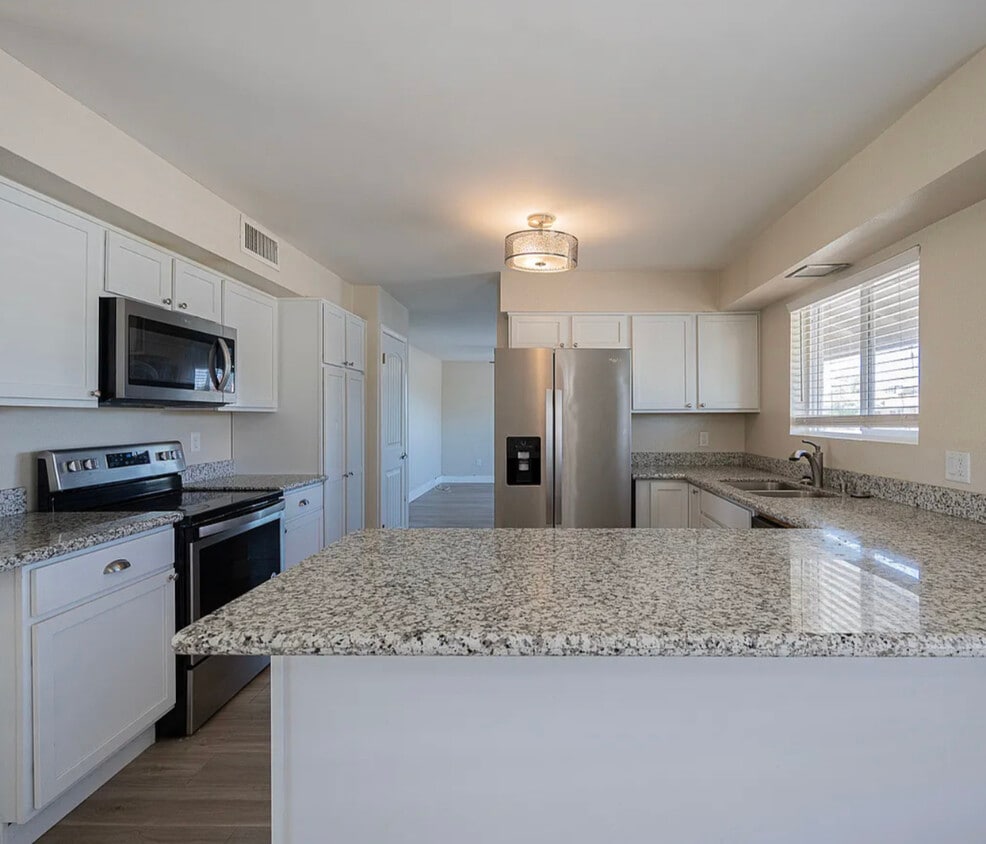 6406 S Lakeshore Dr Unit A, Tempe, AZ 85283 Condo for Rent in Tempe