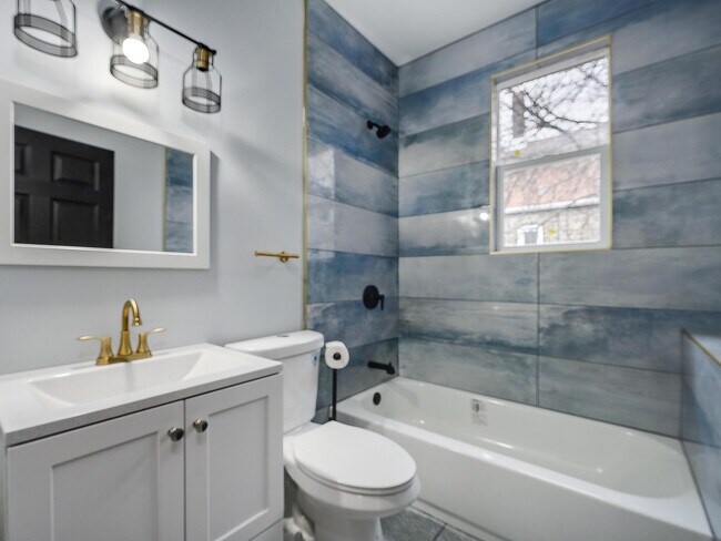 Foto del edificio - 2052 W Coulter St