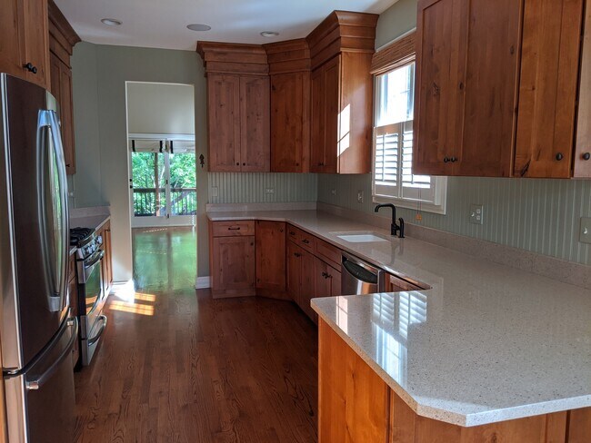 Foto del edificio - 3120 Thorne Hill Ct