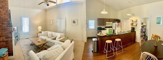 Photo - 160 Lyndon Ave House