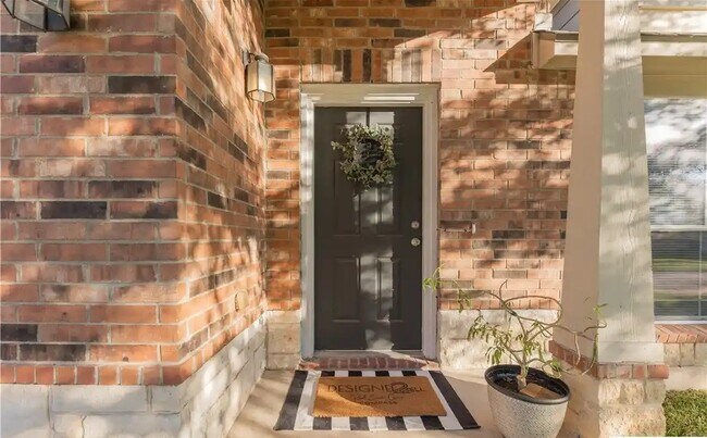 Foto del edificio - 5907 Drystone Ln