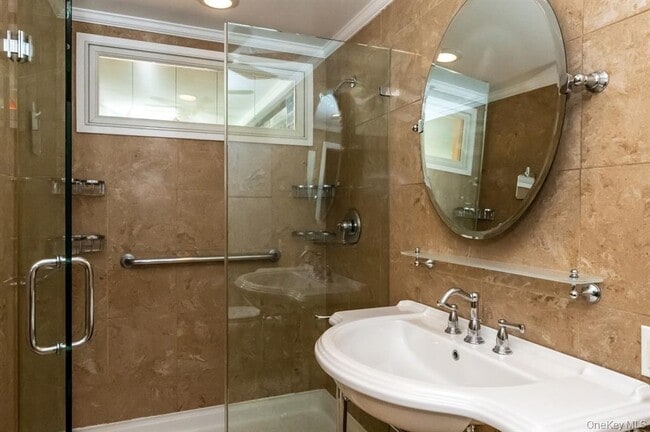 Building Photo - 830 Shore 4Q