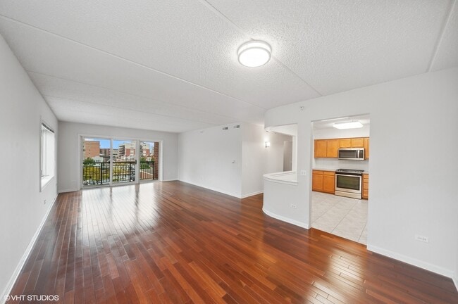 Building Photo - 750 Pearson St