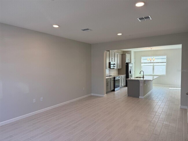 Building Photo - 619 Pothos St