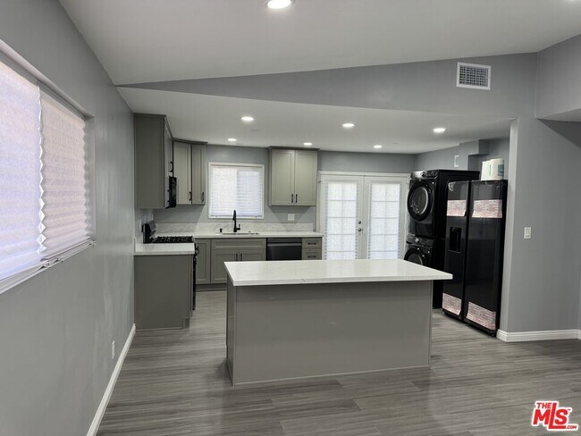 Foto del edificio - 19110 Annalee Ave