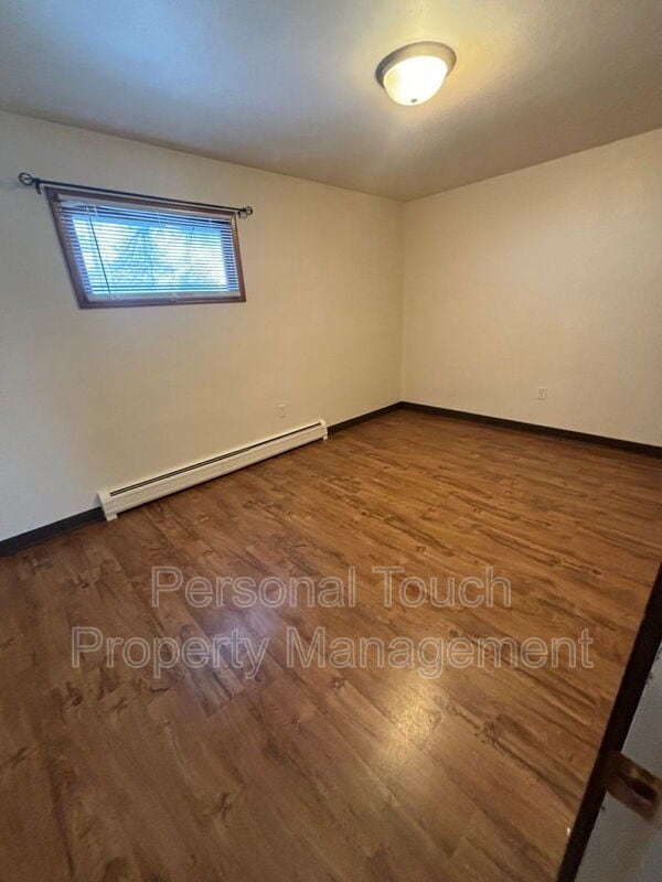 Building Photo - 132 6th Ave N