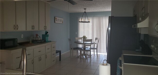 Building Photo - 5517 Granada Blvd