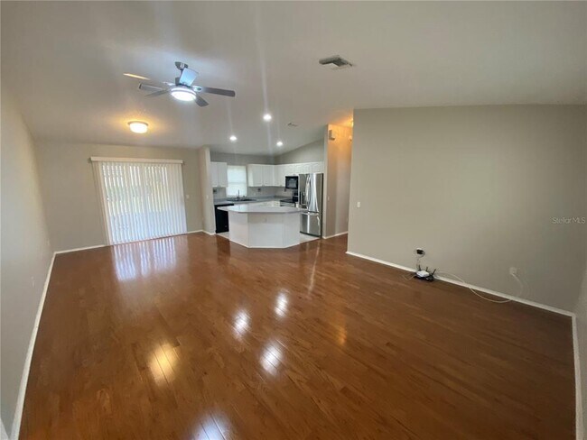Building Photo - 333 Juarez Way