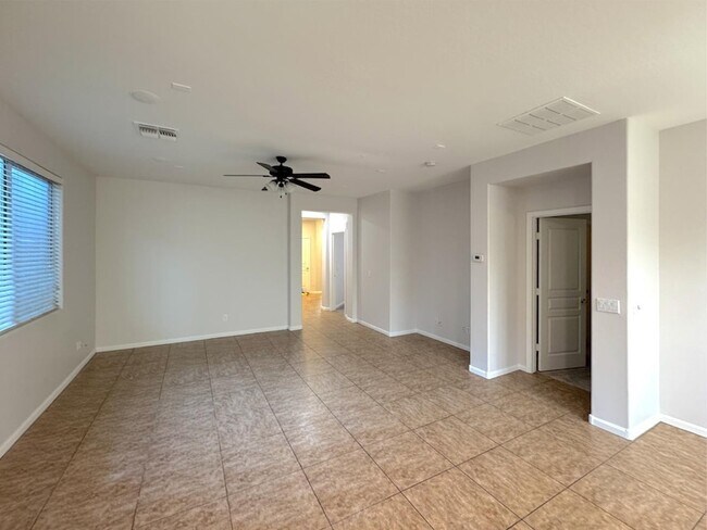 Foto del edificio - 3885 E Melrose St