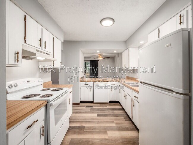 Foto del edificio - 8235 Goldsmith Dr