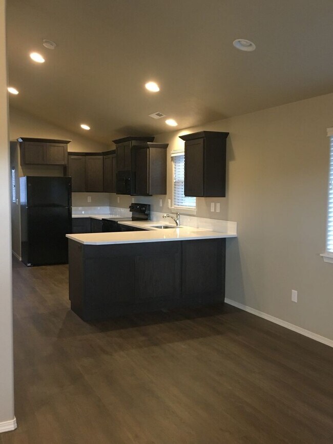 Foto del edificio - 2 Bedroom 1 Bath Cottage in SW Redmond