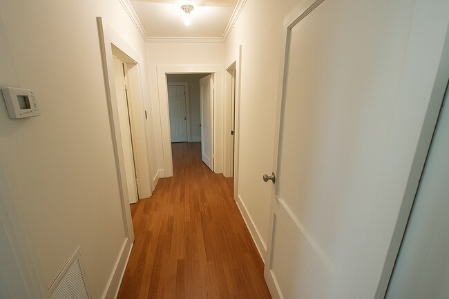 Foto del edificio - 1464 Bailey Ave