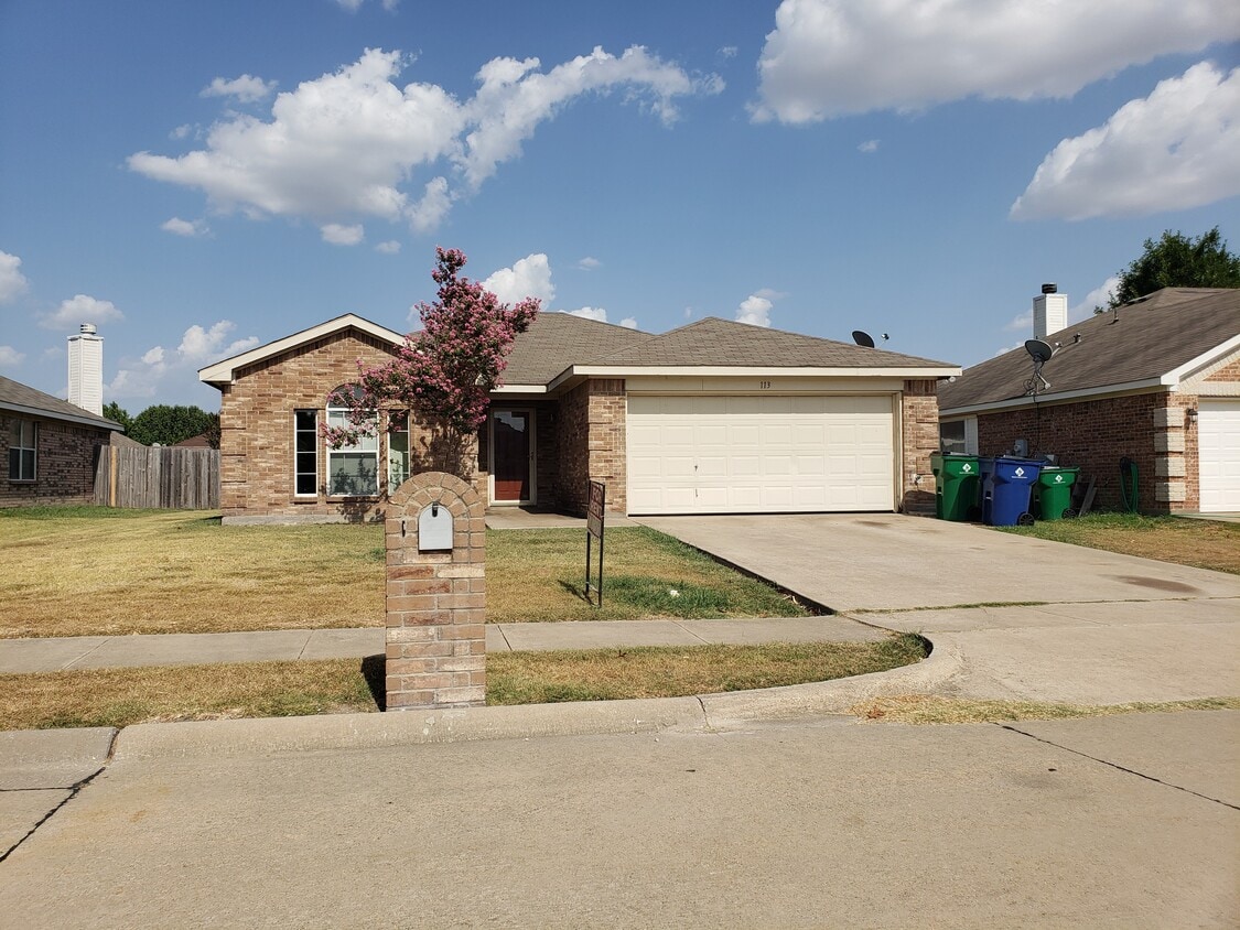 113 Tranquillity Ln, Waxahachie, TX 75165 House Rental in Waxahachie
