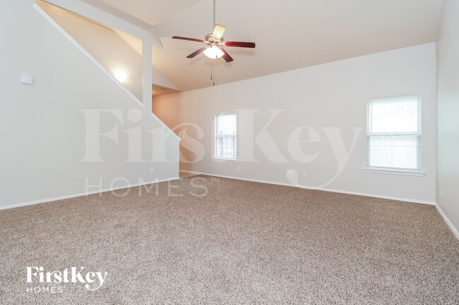 Building Photo - 963 Ranch Rd