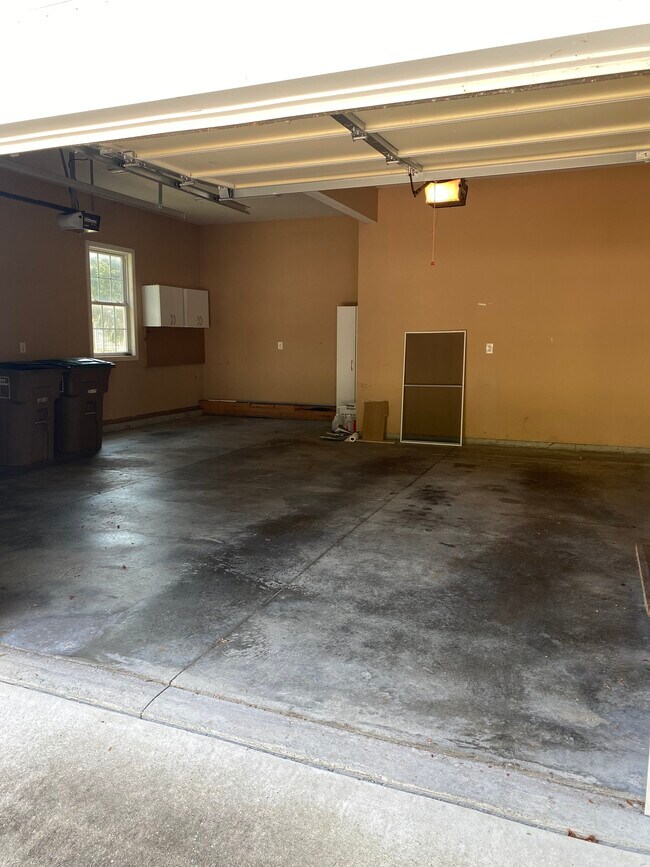 Building Photo - 5610 Sugarberry Dr