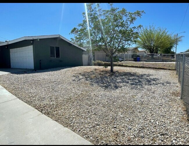 Foto del edificio - 14433 Mojave Ln