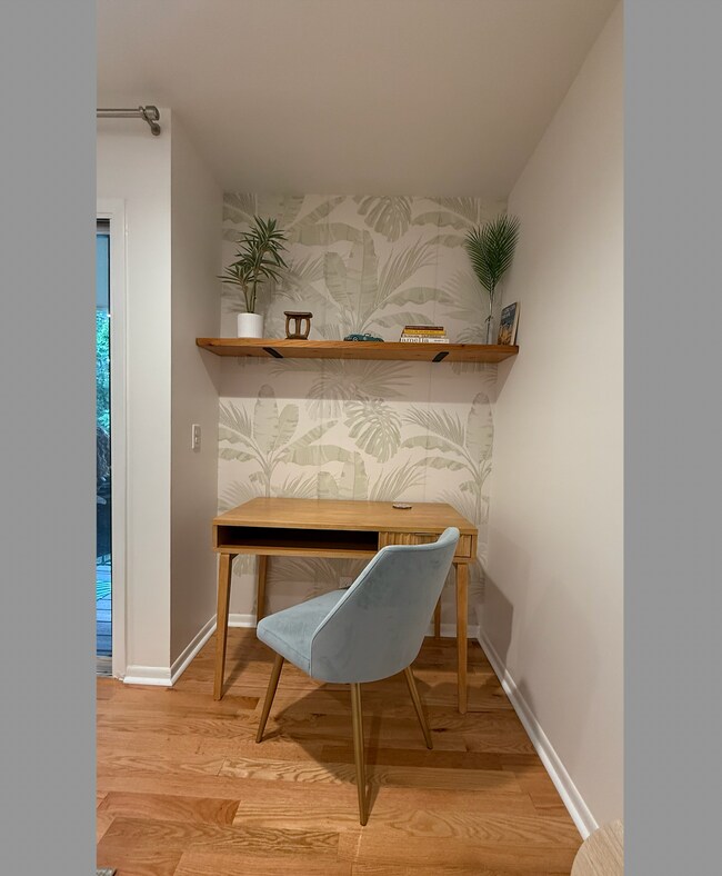 Espacio de trabajo dedicado - 515 Basswood Ave