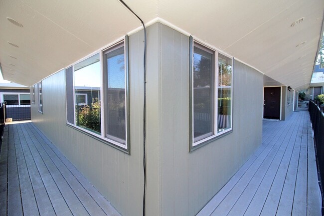 Foto del edificio - 3200-3236 SW Marigold St