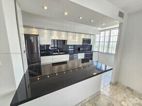 Building Photo - 18051 Biscayne Blvd