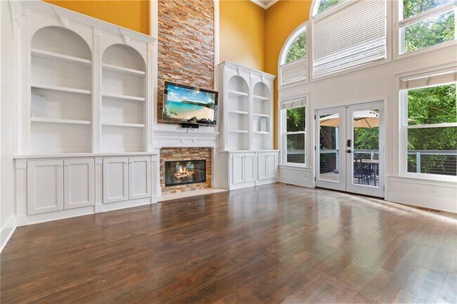 Foto del edificio - 4567 Madison Pl Ln E