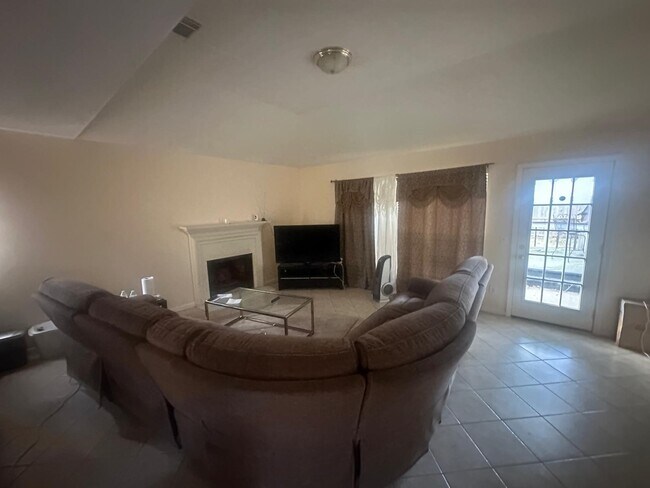 Foto del edificio - 20519 Apache Lake Dr