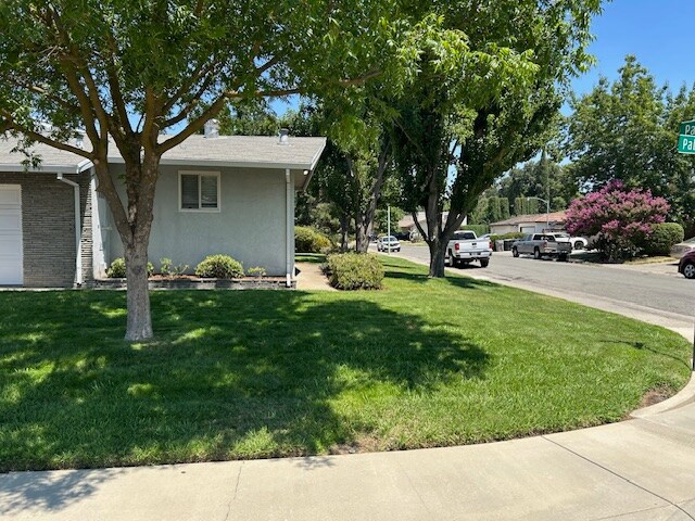 Foto del edificio - 1359 Palomar Cir