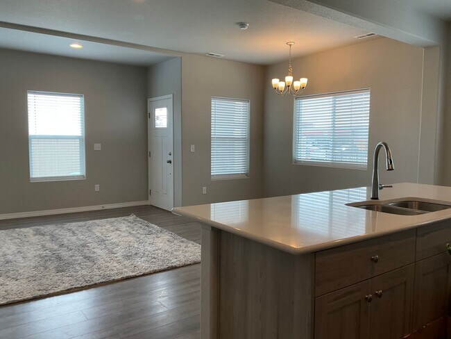 Foto del edificio - Beautiful Townhome in Townes At Woodmen Heights