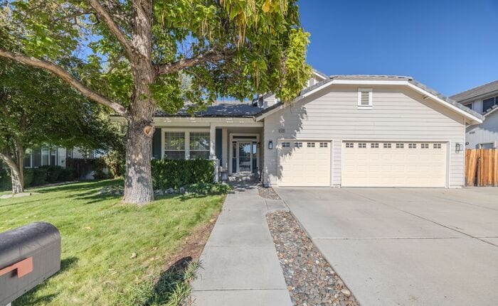 Foto principal - COMING SOON! Welcome to this stunning 4-be...