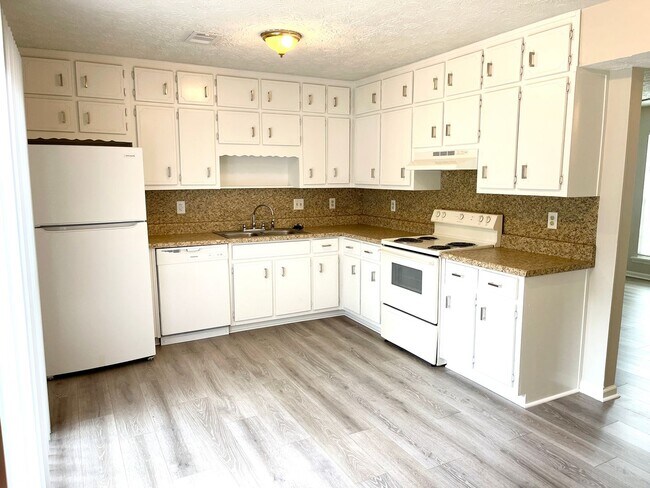 Foto del edificio - Cute & Charming 2 Bedroom / 1.5 Bathroom T...