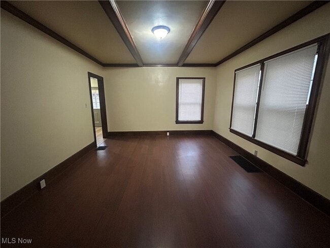 Building Photo - 510 Forest Ave