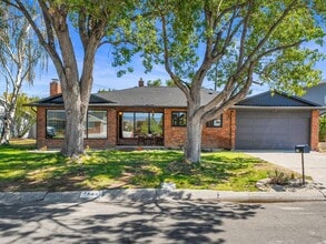 Building Photo - 1580 Palisade Dr