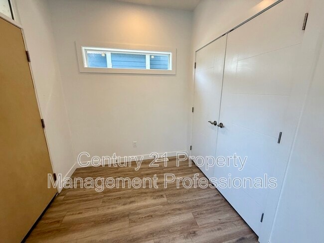 Building Photo - 7427-7106 106 St