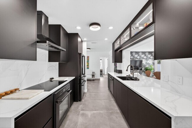 Foto del edificio - 2720 NE 59th St