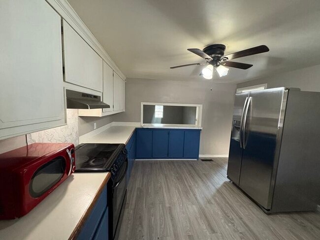 Foto del edificio - 721 Litchfield Ln