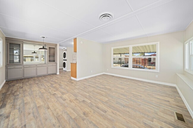 Foto del edificio - 3300 15th St W