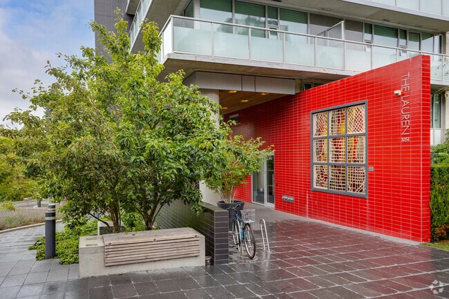 Building Photo - 1051 Broughton Street