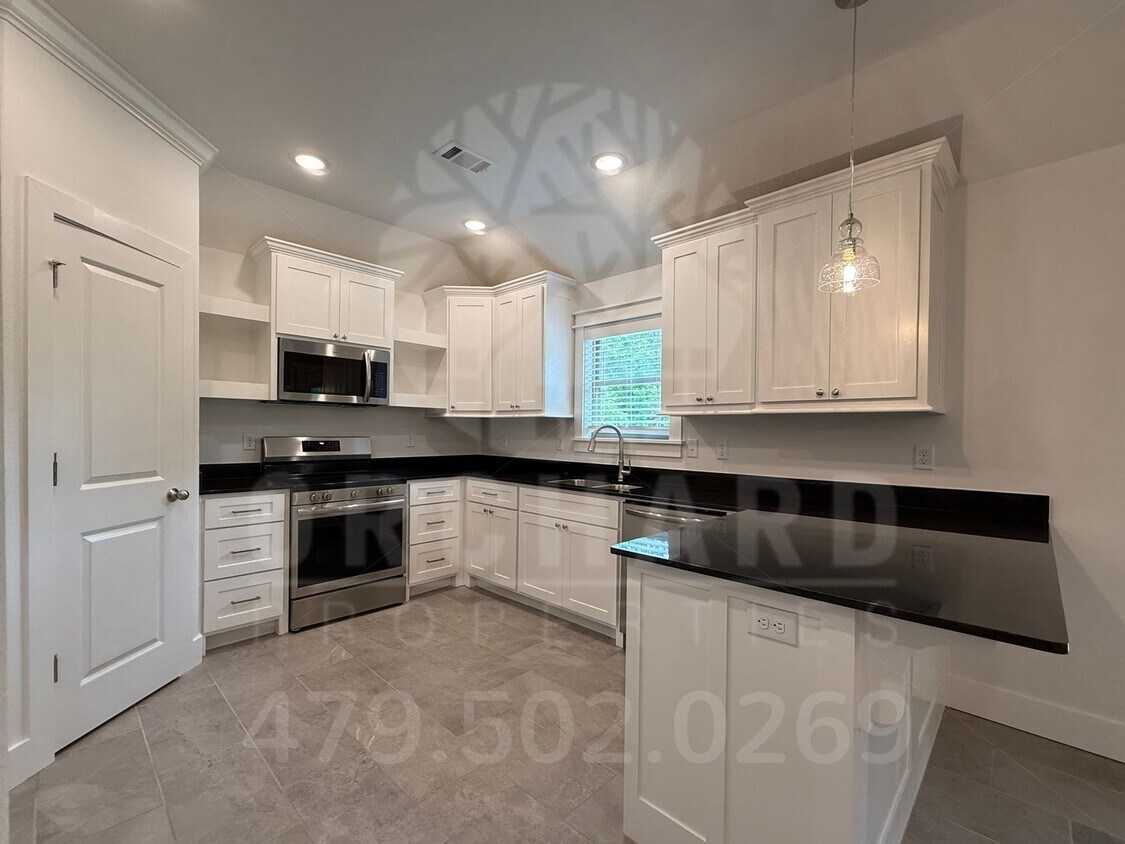 Foto principal - Bella Vista Single-Family Home- 2 Bed/ 2 B...