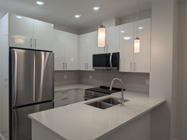 Photo du bâtiment - 33886 Pine St