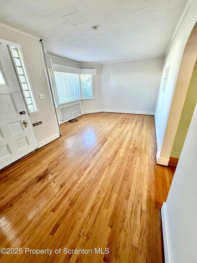 Foto del edificio - 1012 N Webster Ave