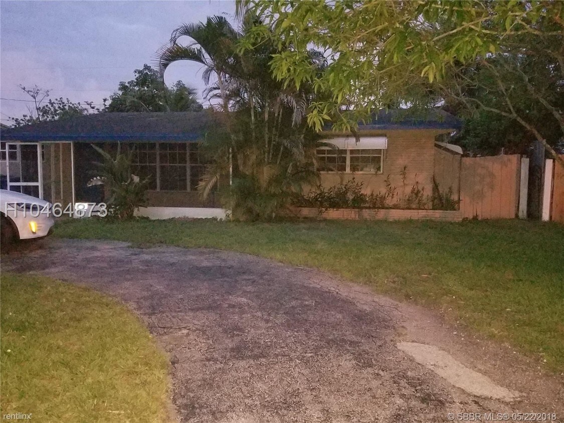 Primary Photo - 3 br, 2 bath House - 2819 Alcazar Dr