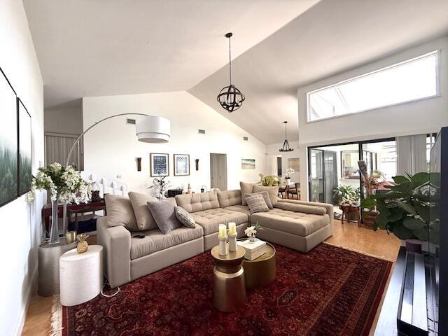 Foto del edificio - 665 Hollows Cir