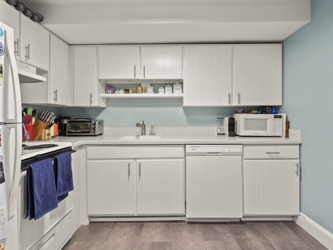 Building Photo - 9 Appleton St